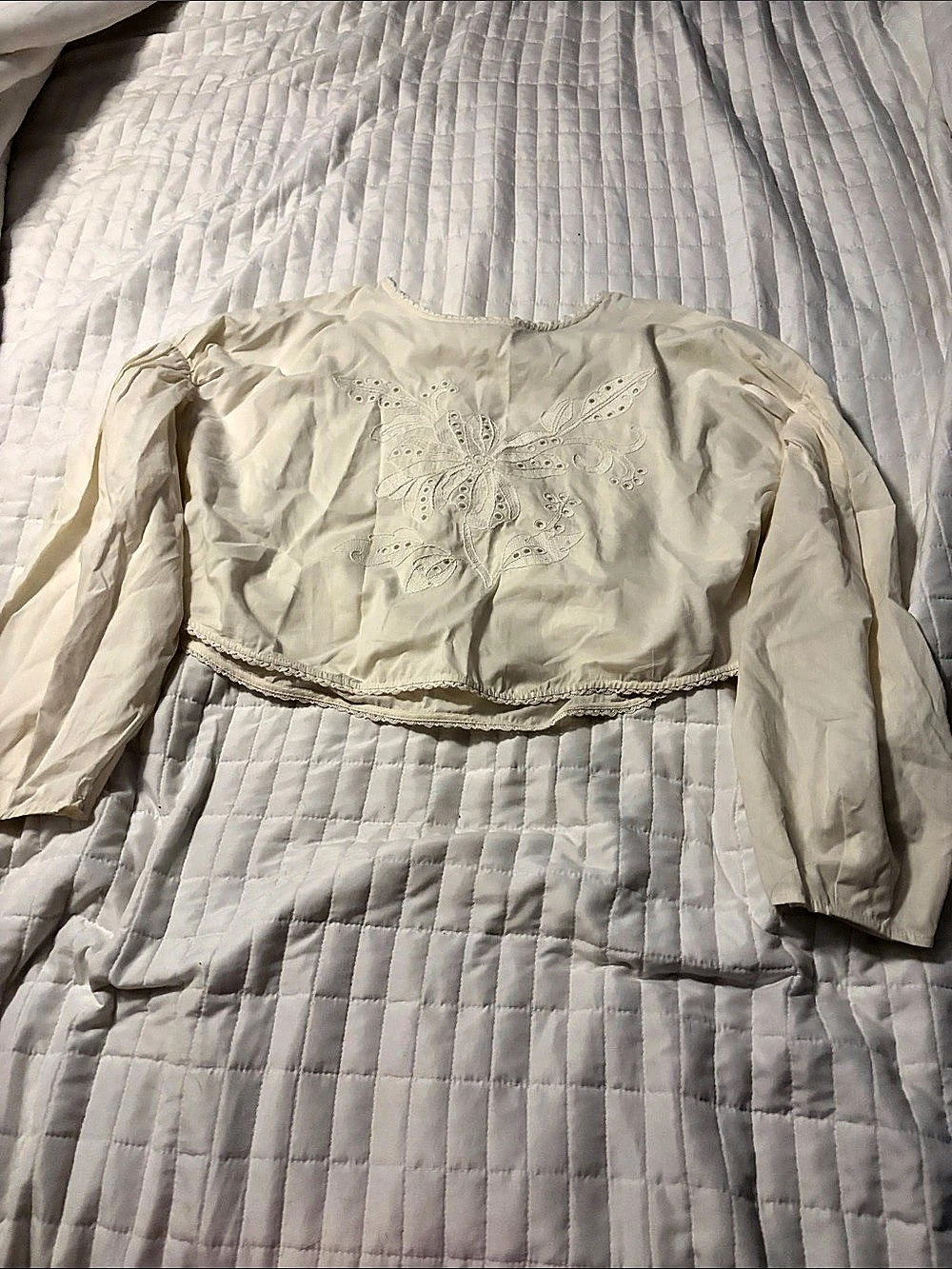 a. ren Embroidered Cropped shirt in Cream Size Medium